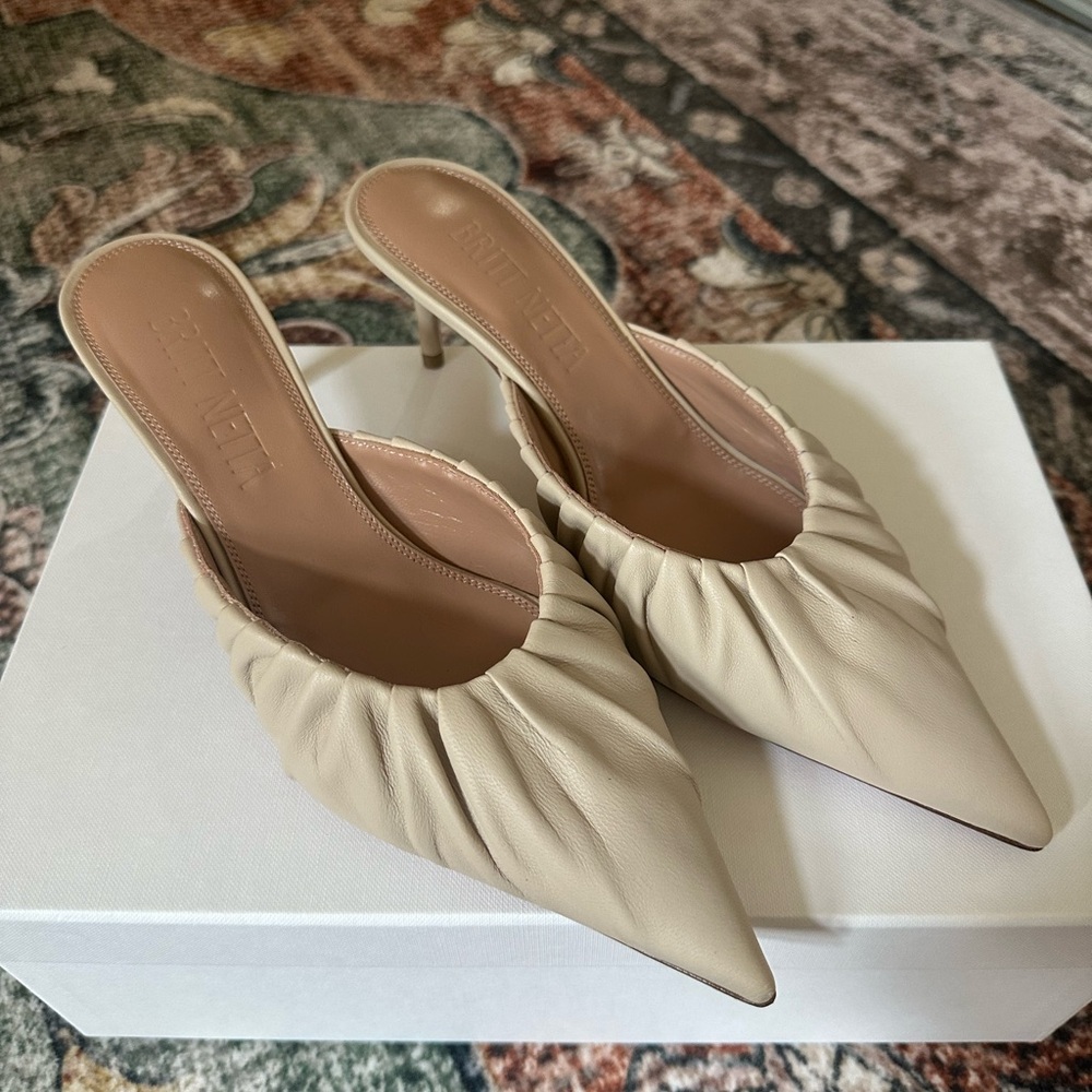 Britt Netta Anora Mules